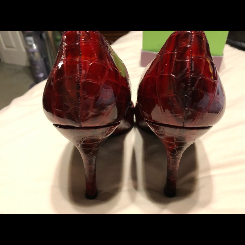 Stuart Weitzman - Picture 2 of 6